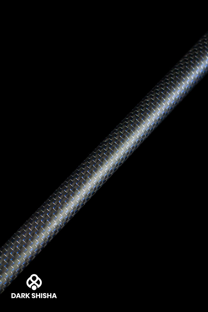 Boccaglio Luna Carbon Linea Blu per narghilè, realizzato in fibra di carbonio resistente, con dettagli Oro e design ergonomico.